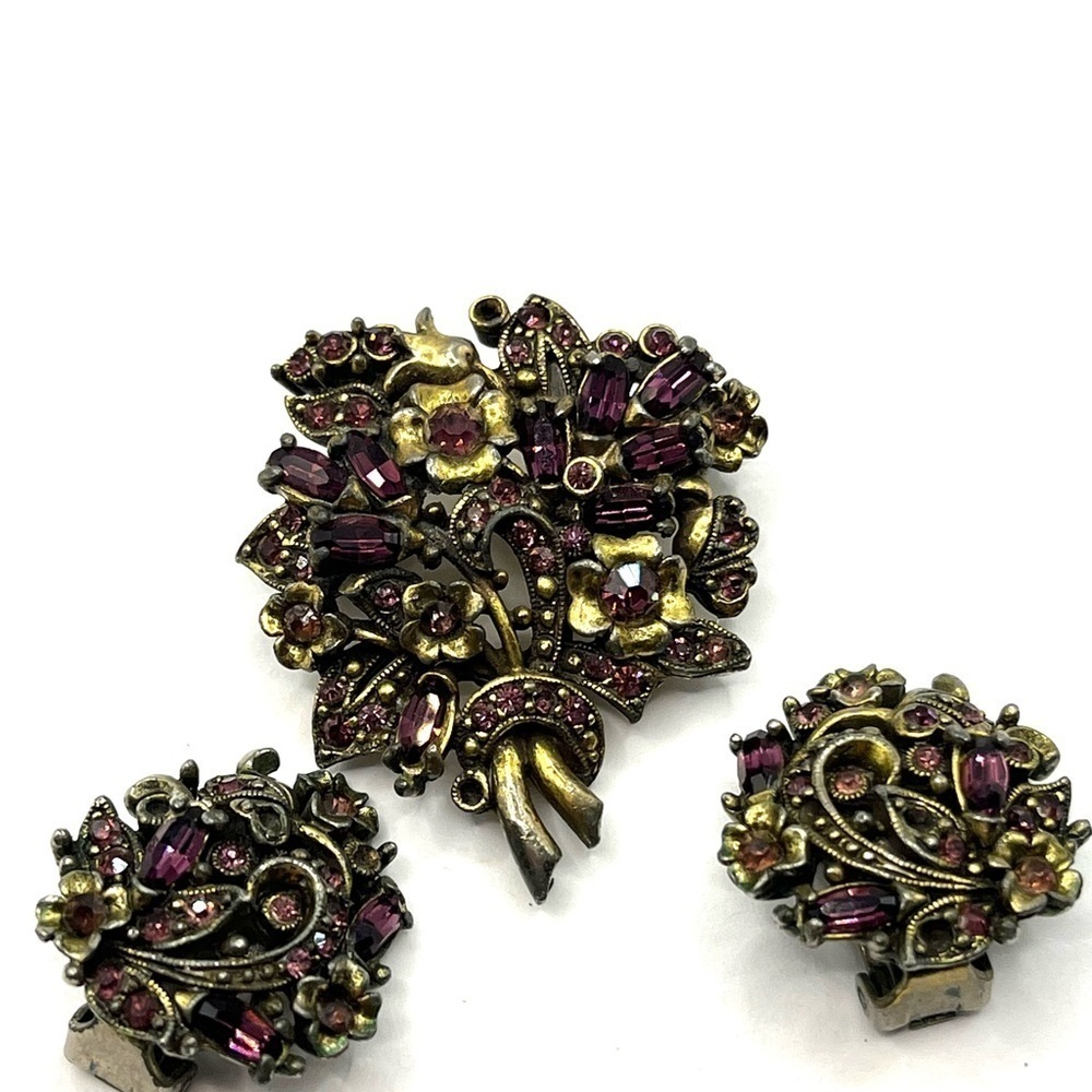 Hollycraft 1950 Corp Brooch & Clip On Earring Set Purple Rhinestones Vintage